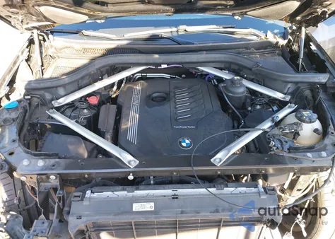 2021 BMW X5 Sdrive40I z USA, uszkodzony, nr VIN 5UXCR4C08M9F08998